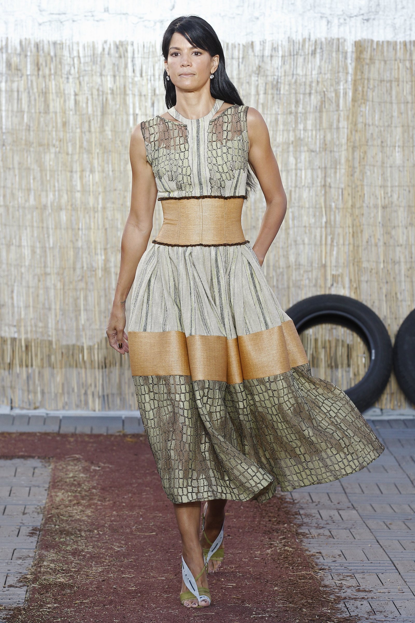 Spring/Summer 2016 Look 01